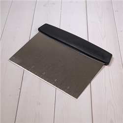 Шпатель металлический с пластиковой ручкой, 15*11 см