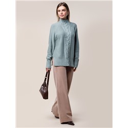 Свитер фактурной вязки с узором косы