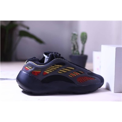 Adidas Yeezy 700 v3
