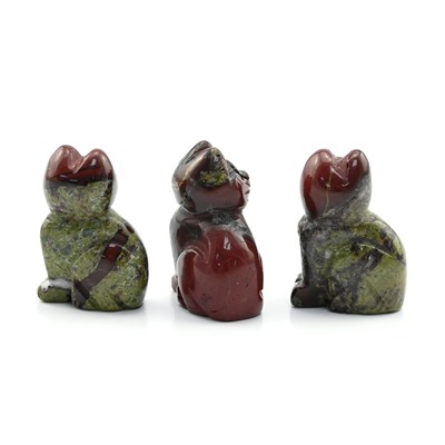 Кошка из яшмы уральской 23*16*36мм