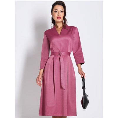 Платье розовое со складками на юбке