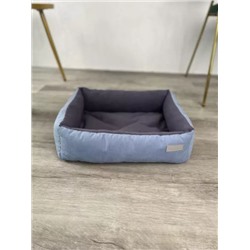 Лежанка для кошек прямоугольная голубой