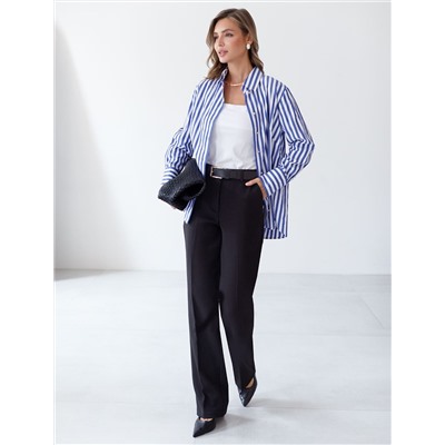 Блузка свободного силуэта с золотистыми пуговицами