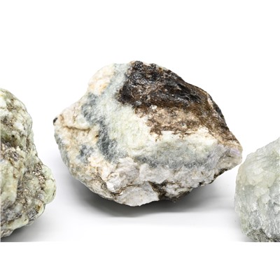 Минерал берилл 56*45*38мм, 130-139г