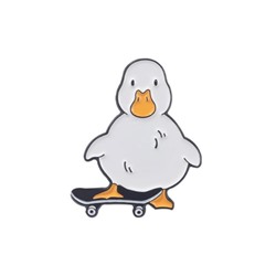 Металлический значок "Гусь со скейтом"