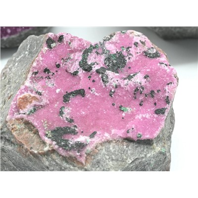 Кобальтокальцит кристаллическое образование, 55*50*28мм, 128-132г