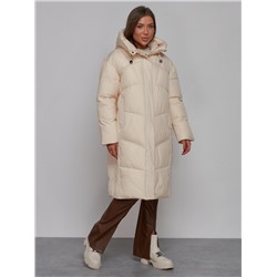 Пальто утепленное молодежное зимнее женское светло-бежевого цвета 52326SB