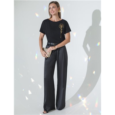 Нарядная футболка с блестящим принтом