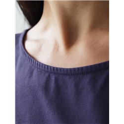 Нарядная футболка с серебристым принтом