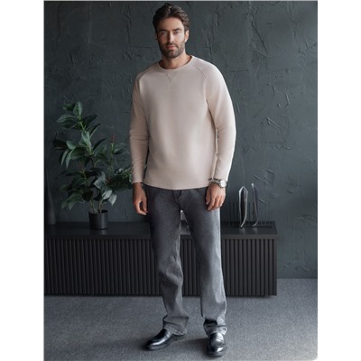 Джемпер базовый из мягкого фактурного трикотажа с круглым воротом