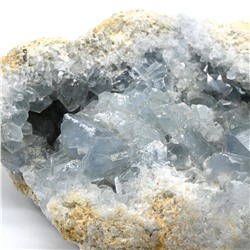 Друза целестина вес 842г, размер 140*90*38мм