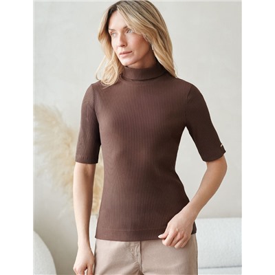 Водолазка из фактурного трикотажа в рубчик