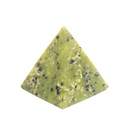 Пирамиды из жадеита 37*37*40мм
