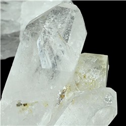 Кристаллы горного хрусталя 61*37*37мм, 90-99г