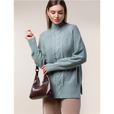 Свитер фактурной вязки с узором косы