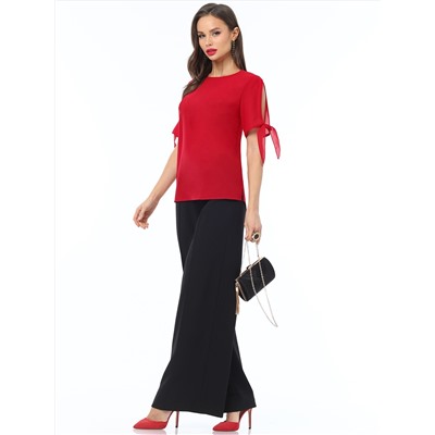 Блузка Соланж, жанр