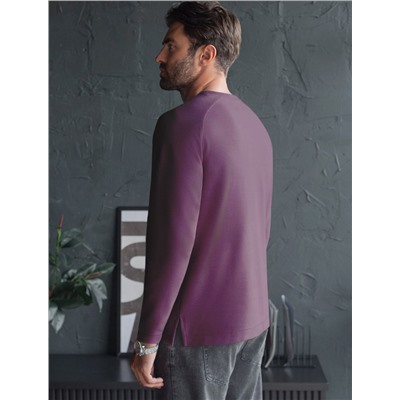 Джемпер базовый из мягкого фактурного трикотажа с круглым воротом