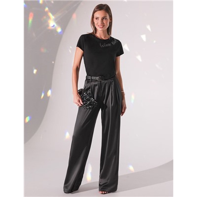 Нарядная футболка с блестящим принтом