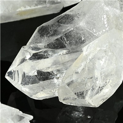 Кристаллы горного хрусталя 61*37*37мм, 90-99г