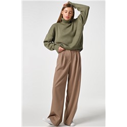 Джемпер вязаный оверсайз с высоким горлом зеленый меланж