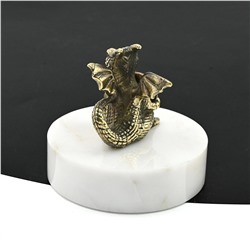 Дракон с монетой на подставке из мрамора 65*65*55мм