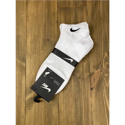 Носки Nike короткие белые 22-25
