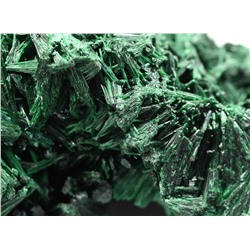 Малахит плисовый сувенирный 84*60*40мм, 218г