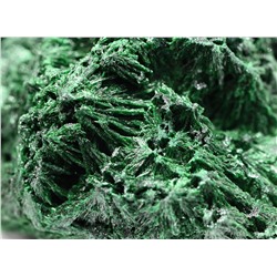 Малахит плисовый 70*45*30мм, 109г.