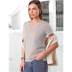 Футболка из премиального хлопка с V-образным вырезом