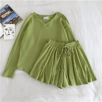 Костюм с юбкой 878331