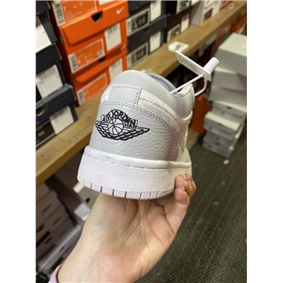 Nike Air Jordan 1