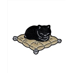 Металлический значок "Котик на подушке"