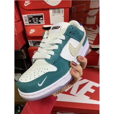 Nike SB Dunk Low Pro