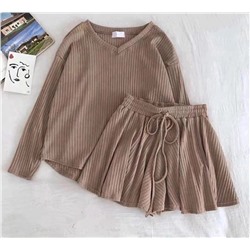 Костюм с юбкой 878330