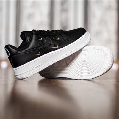 Nike Air Force 1 07 Lx