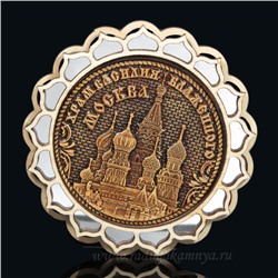 Магнит из бересты г. Москва "Храм Василия Блаженного" 70*70мм вставка серебристая