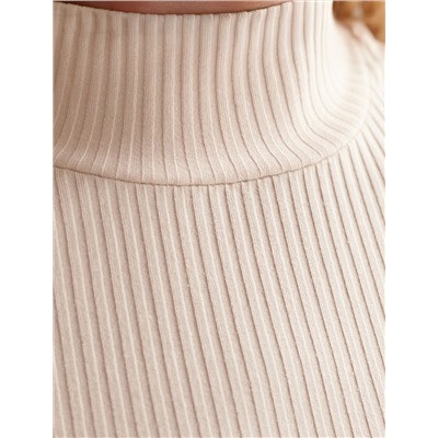 Футболка из фактурного трикотажа в рубчик