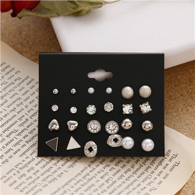 Набор сережек-гвоздиков 12 пар. Цвет: Серебро