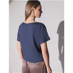 Нарядная футболка с блестящим принтом