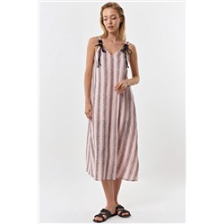 Платье летнее а-силуэта на бретельках из хлопка в полоску на бледно-розовом