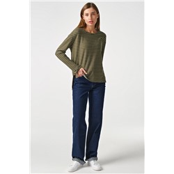 Джемпер легкий из хлопка в полоску на зеленом