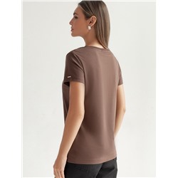 Футболка из премиального хлопка с V-образным вырезом