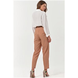 Рубашка классическая прямая с накладными карманами белая