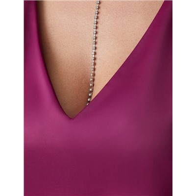 Элегантный топ с V вырезом из струящегося сатина