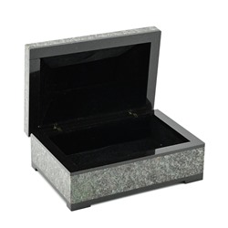 Ларец из гранатового амфиболита 120*80*65мм