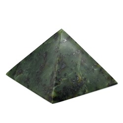 Пирамида из нефрита 40*40*25мм