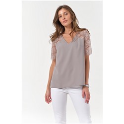 Блузка нарядная прямая с кружевом серая