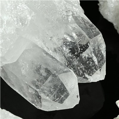 Кристаллы горного хрусталя 52*37*32мм, 50-59г