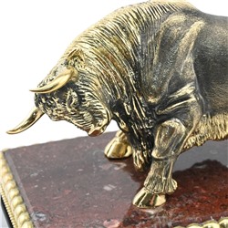 Статуэтка из бронзы "Бык" на креноиде 125*70*80мм