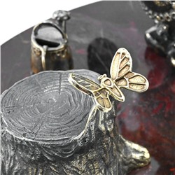 Садовник из бронзы на подставке из яшмы 230*180*155мм.